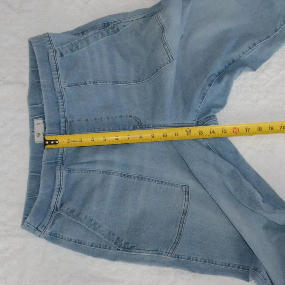 Madewell Pull-On Relaxed Jeans in Bellview Wash XL - Picture 14 of 16